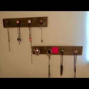Necklace holder